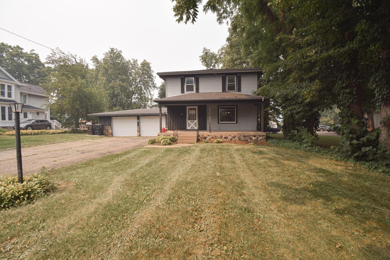 1134 W Walworth Ave, Whitewater, WI 53190