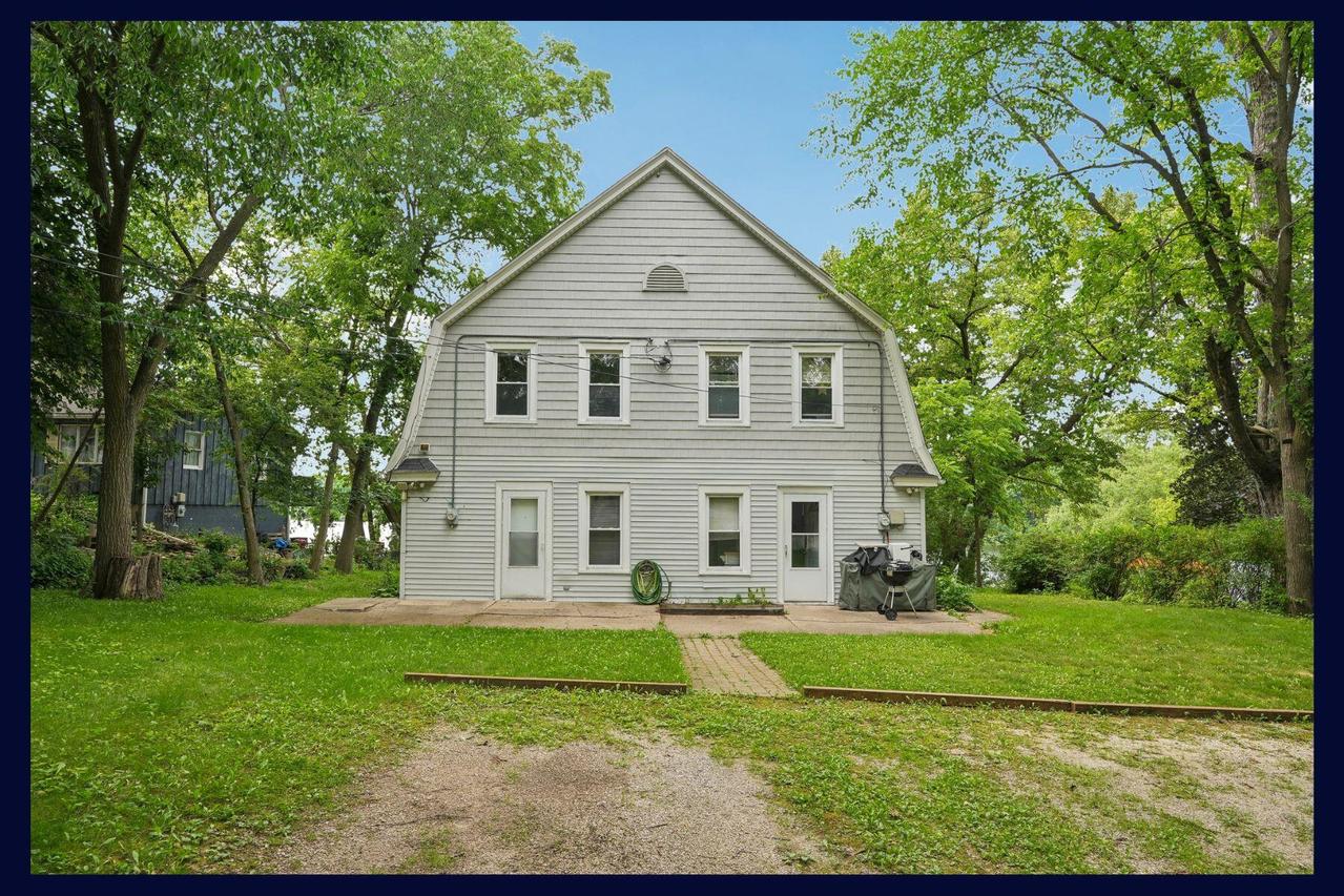 115 E Lake Ln, Richfield, WI 53017