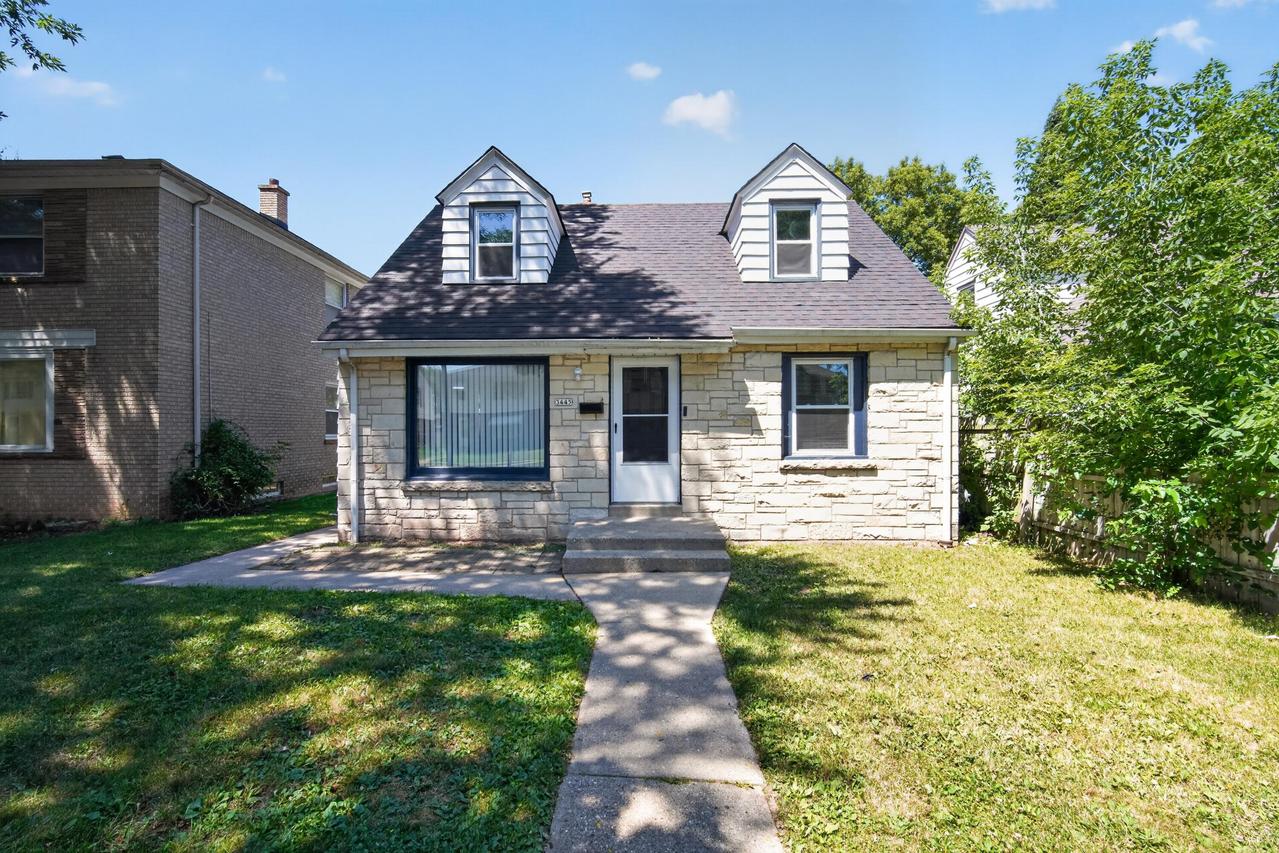 3445 N 58th St, Milwaukee, WI 53216