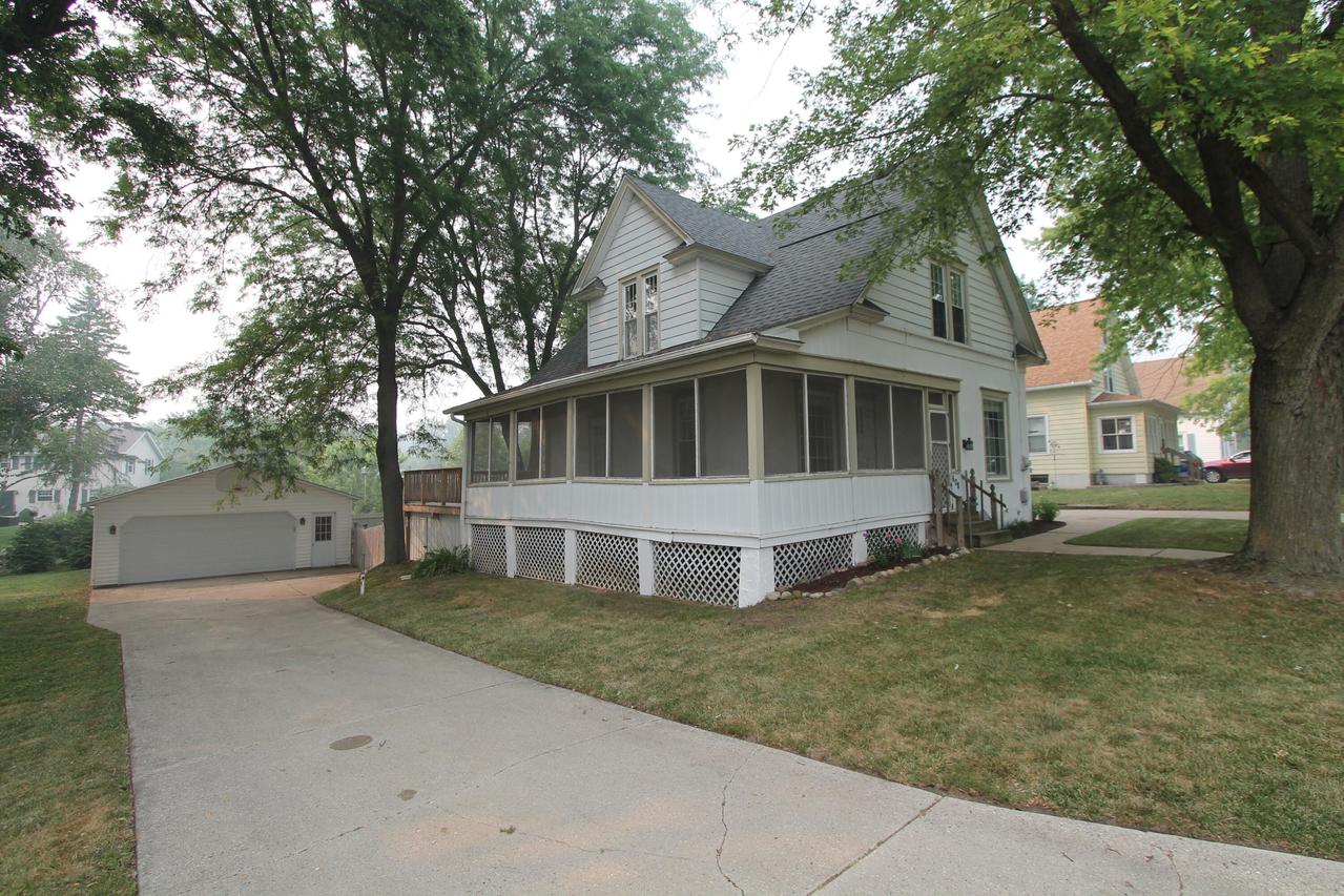 608 S Browns Lake, Burlington, WI 53105