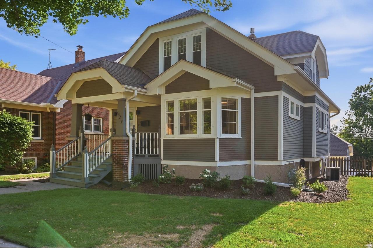 527 S 7th Ave, West Bend, WI 53095