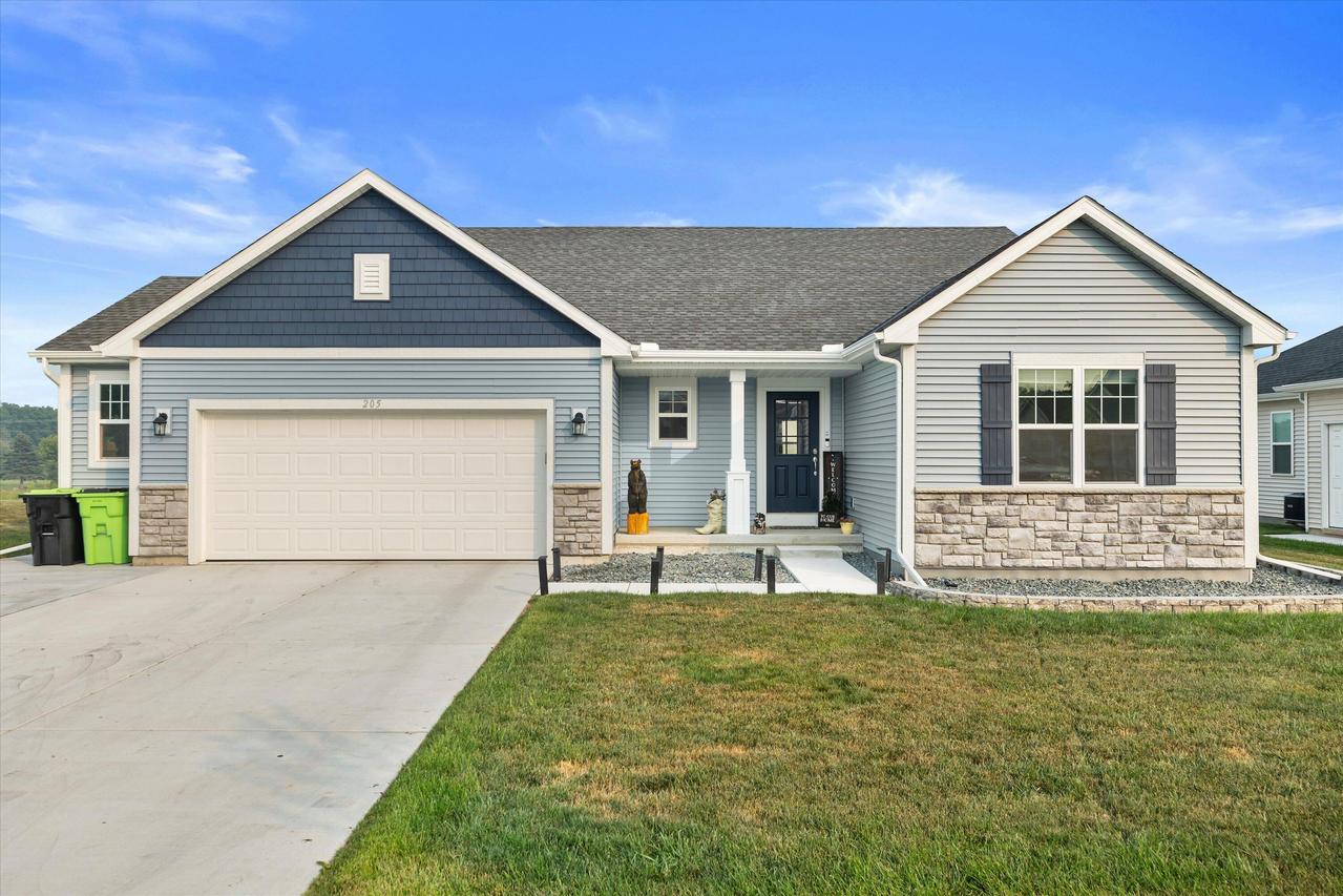 205 Mary Belle Ln, Beaver Dam, WI 53916