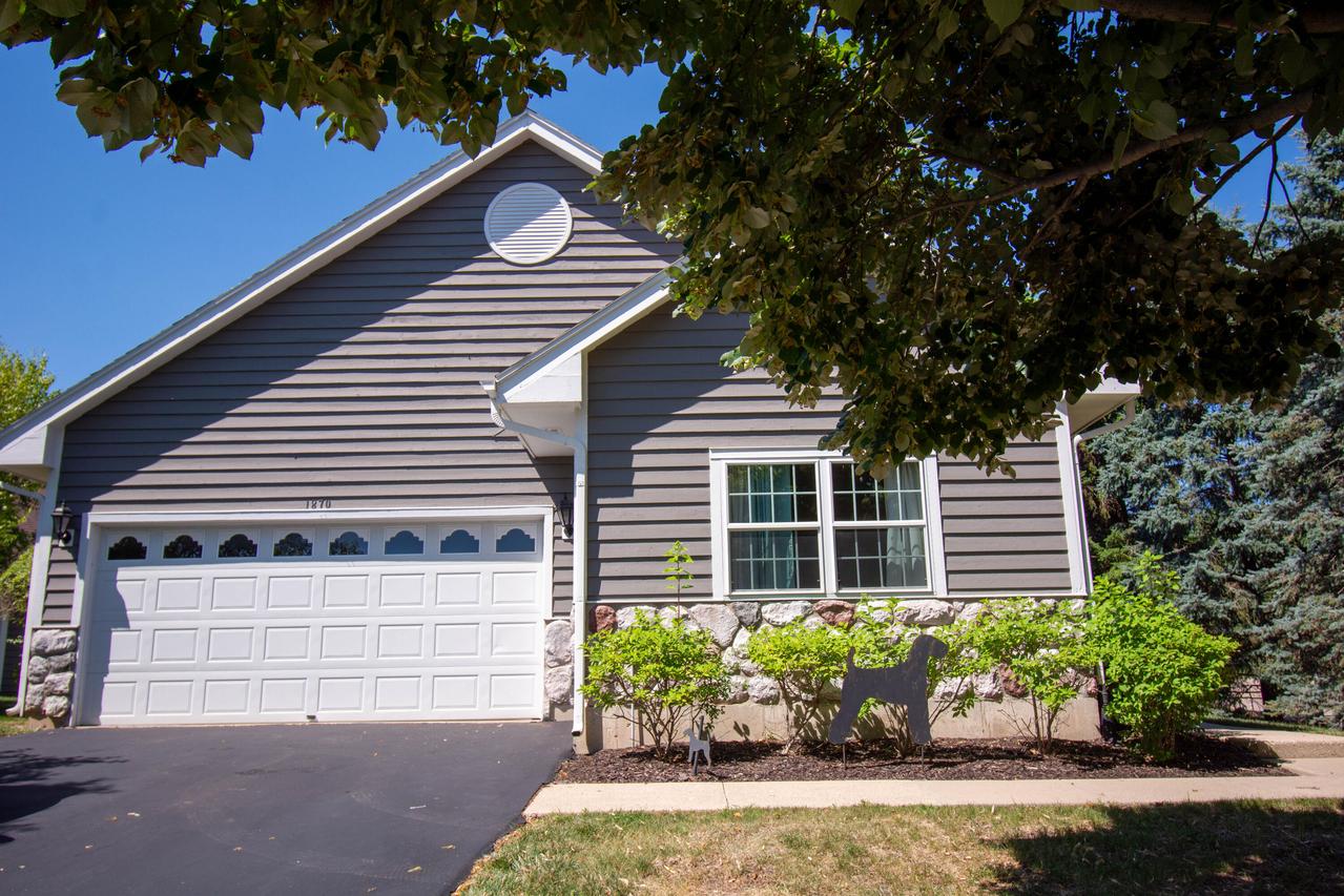 1870 Golfview Dr #35-14, Geneva, WI 53147