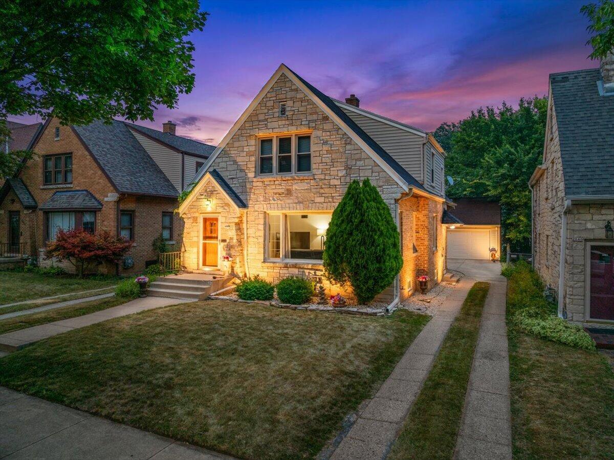 2650 N 70th St #2652, Wauwatosa, WI 53213