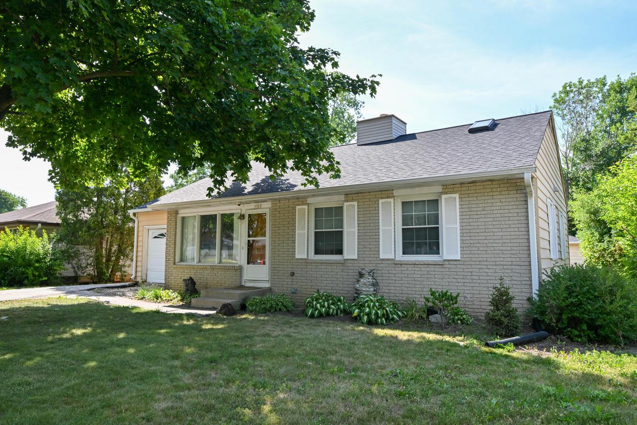 3301 W Parnell Ave, Milwaukee, WI 53221