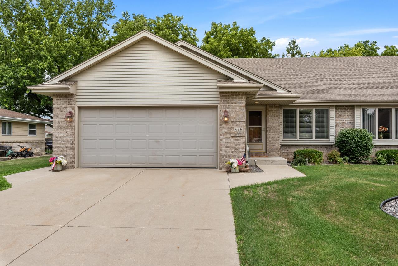 626 W Prospect St, Hartford, WI 53027
