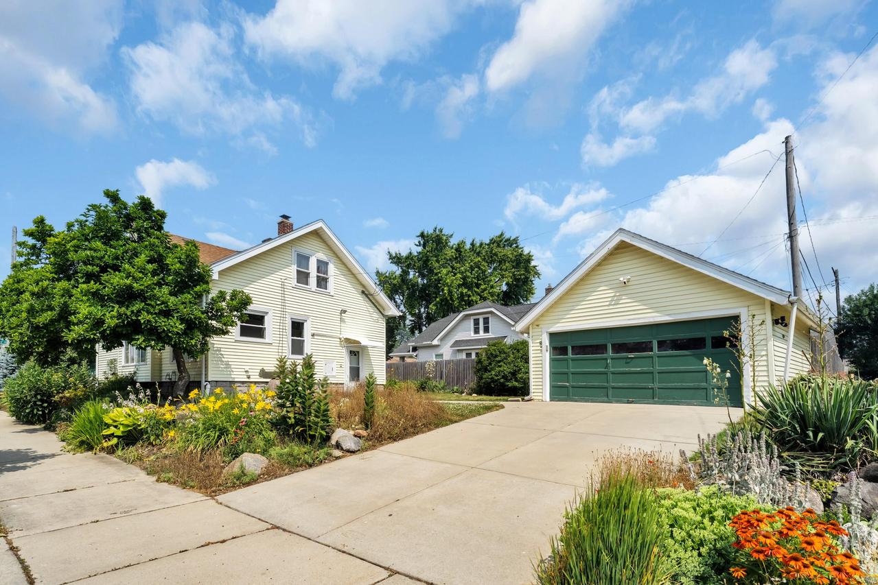 1755 Orchard St, Racine, WI 53405