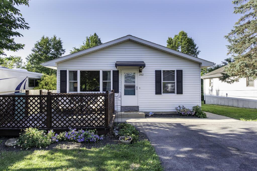 23812 127th St, Salem Lakes, WI 53179