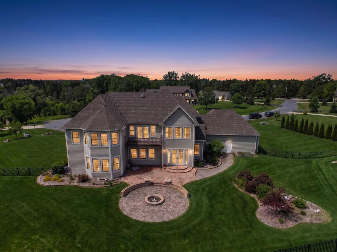 3268 Bay Hill, Port Washington, WI 53074