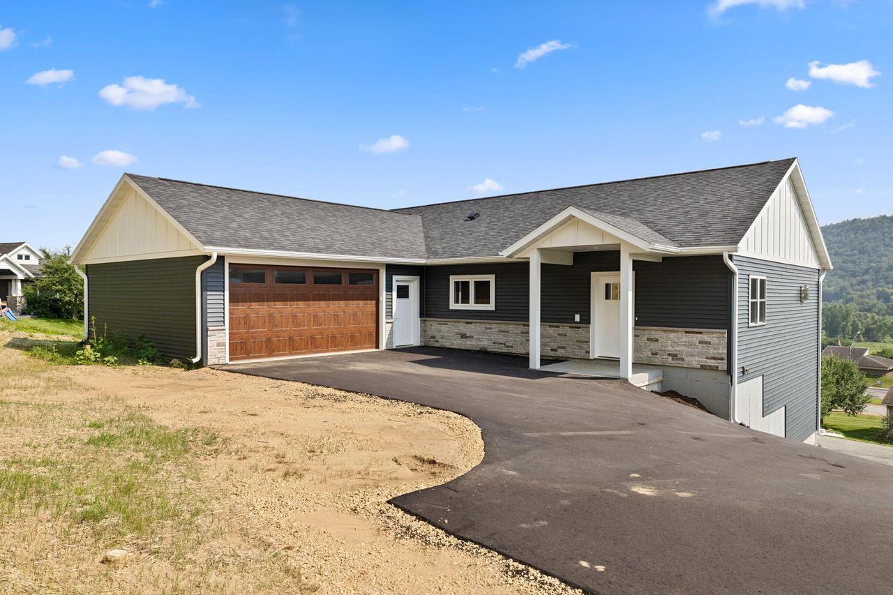 407 Mccormick Pl, Chaseburg, WI 54621