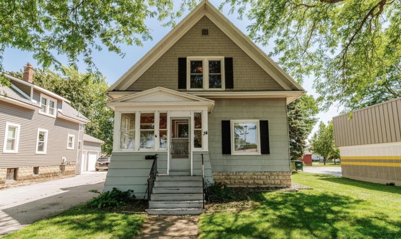 34 W Scott St, Fond Du Lac, WI 53935