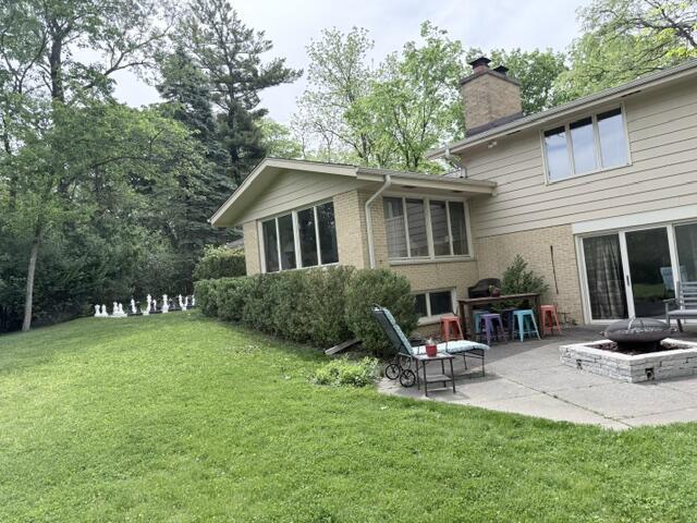 1330 Victoria Cir, Elm Grove, WI 53122