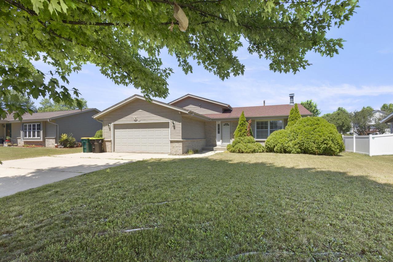 850 E Drexel Ave, Oak Creek, WI 53154