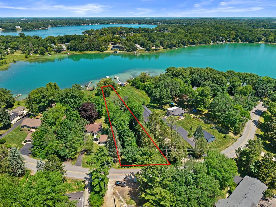 N1190 Tombeau Rd, Bloomfield, WI 53128