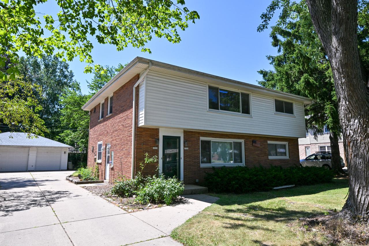 1531 N 116th St #1533, Wauwatosa, WI 53226