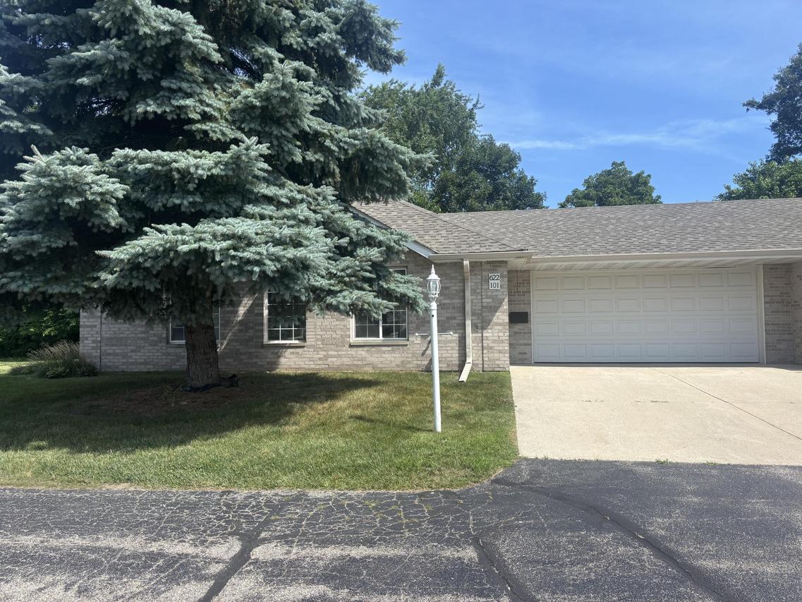 622 E Market St #101, Elkhorn, WI 53121