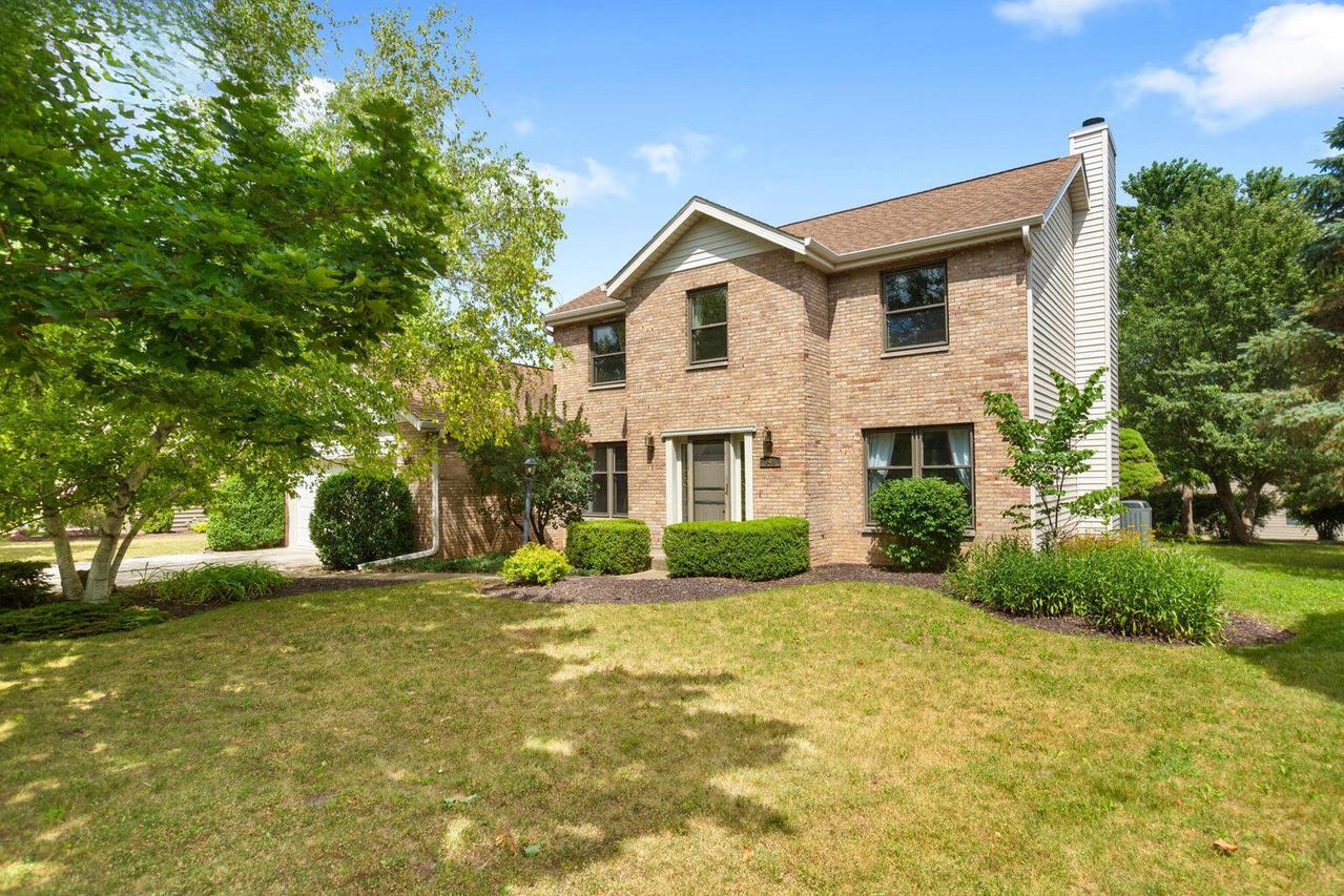 948 Cedar Dr, Burlington, WI 53105