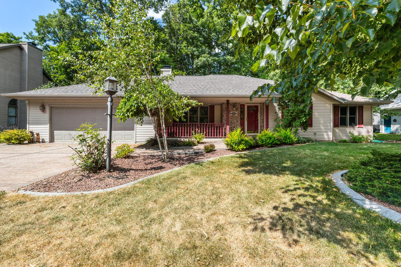 1912 Mapletree Rd, Howards Grove, WI 53083