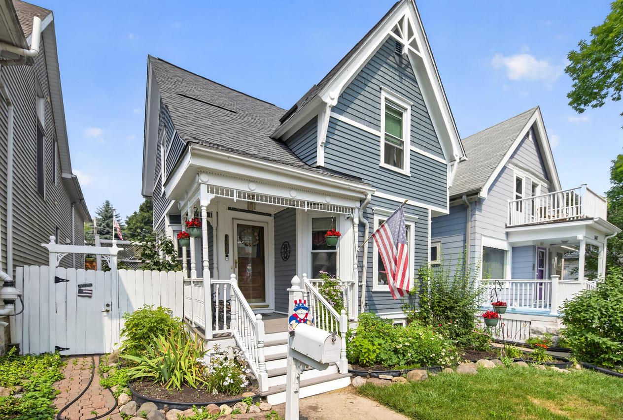 3463 N Bartlett Ave, Milwaukee, WI 53211