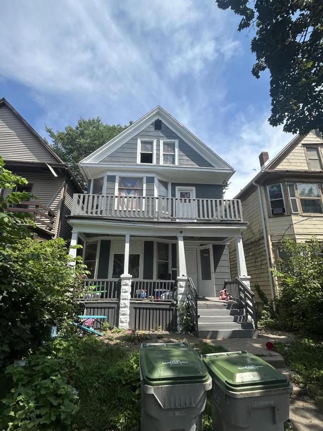 1912 W Rogers St, Milwaukee, WI 53204
