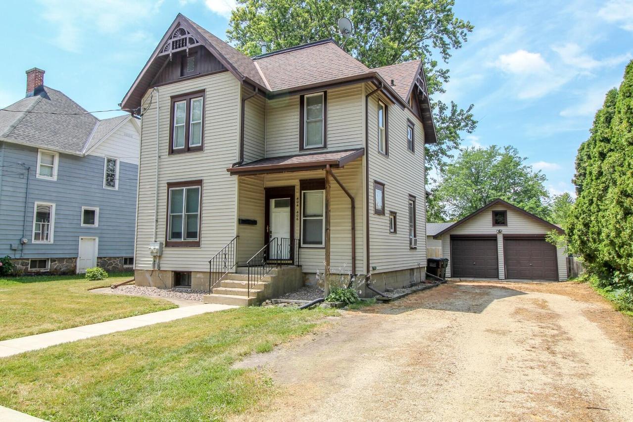 404 Grove St #406, Fort Atkinson, WI 53538