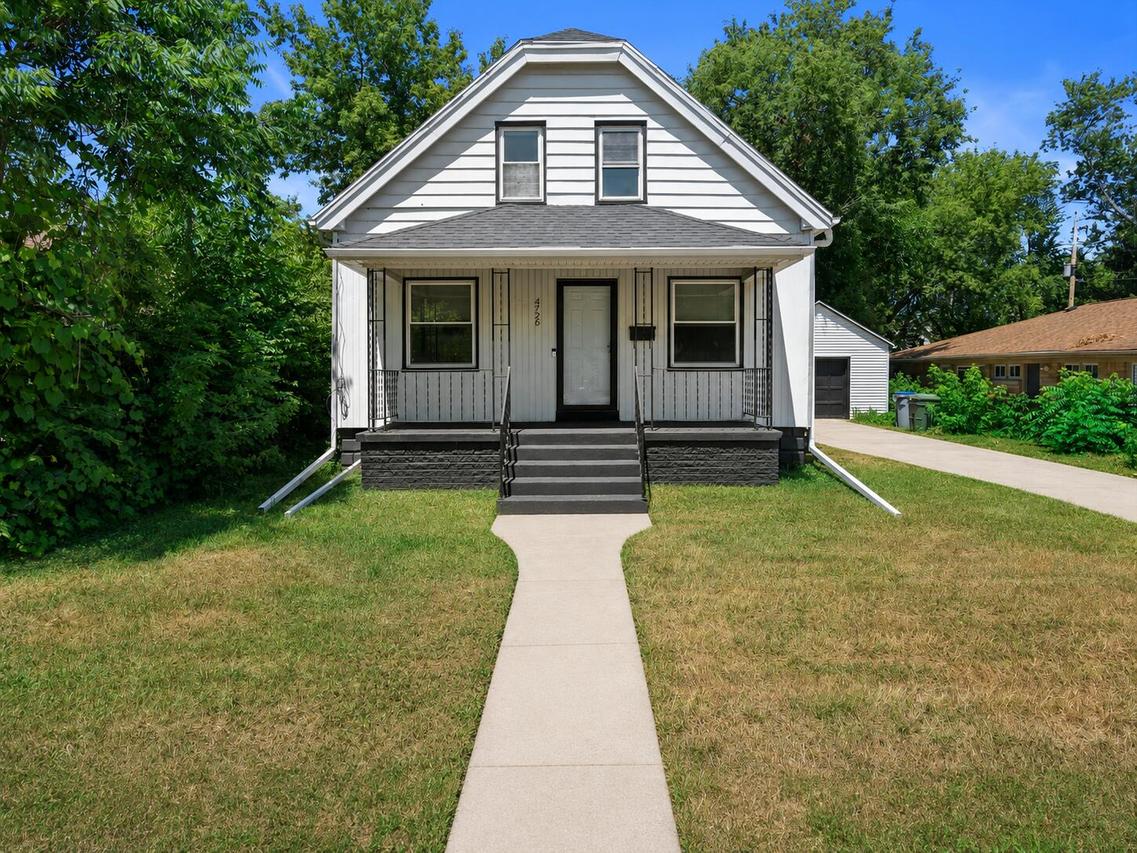 4726 W Eggert Pl, Milwaukee, WI 53218