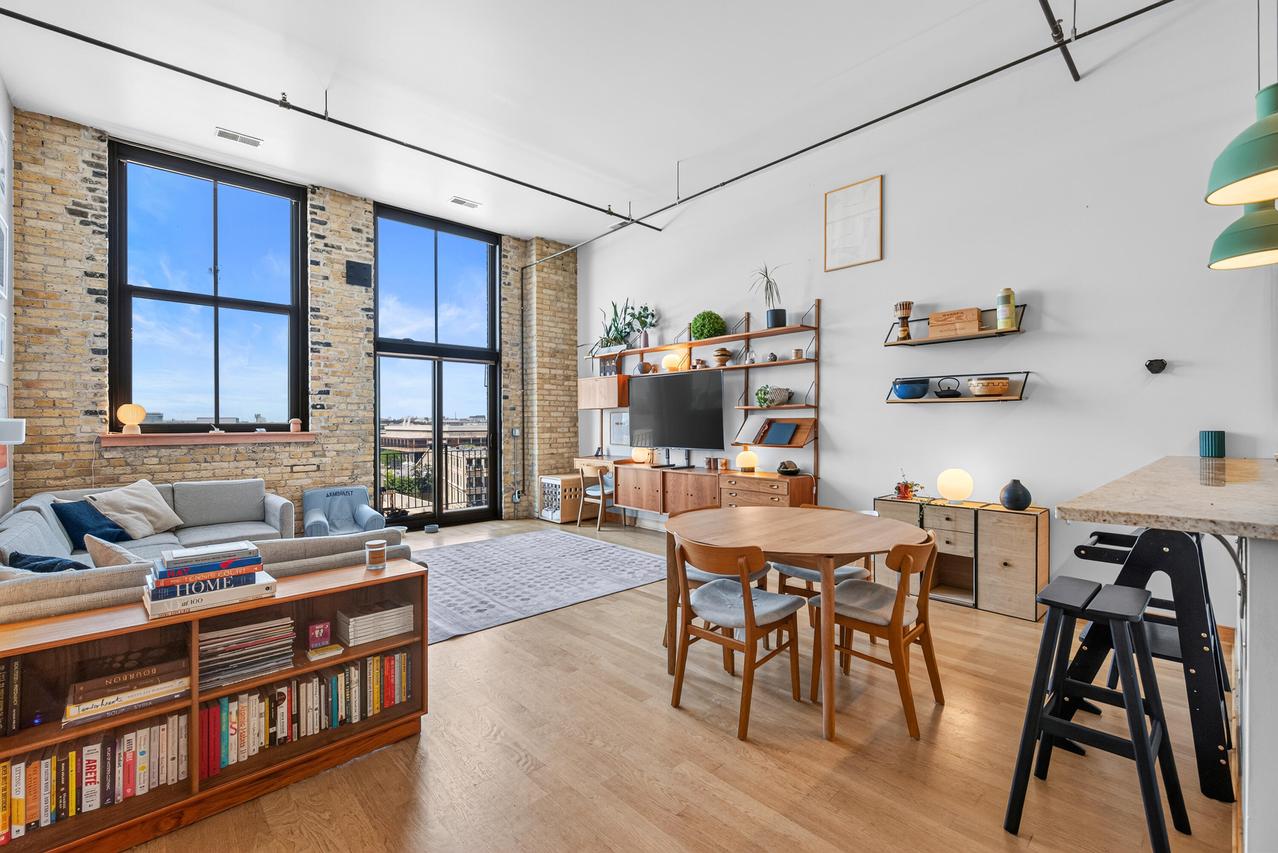 239 E Chicago St #708, Milwaukee, WI 53202