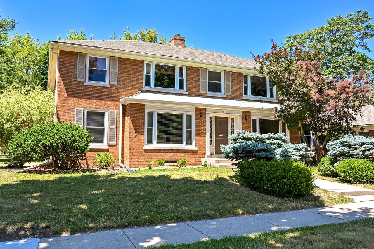 2303 N 81st St #2, Wauwatosa, WI 53213