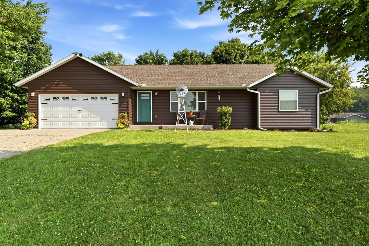 E7608 E Smith Rd, Viroqua, WI 54667