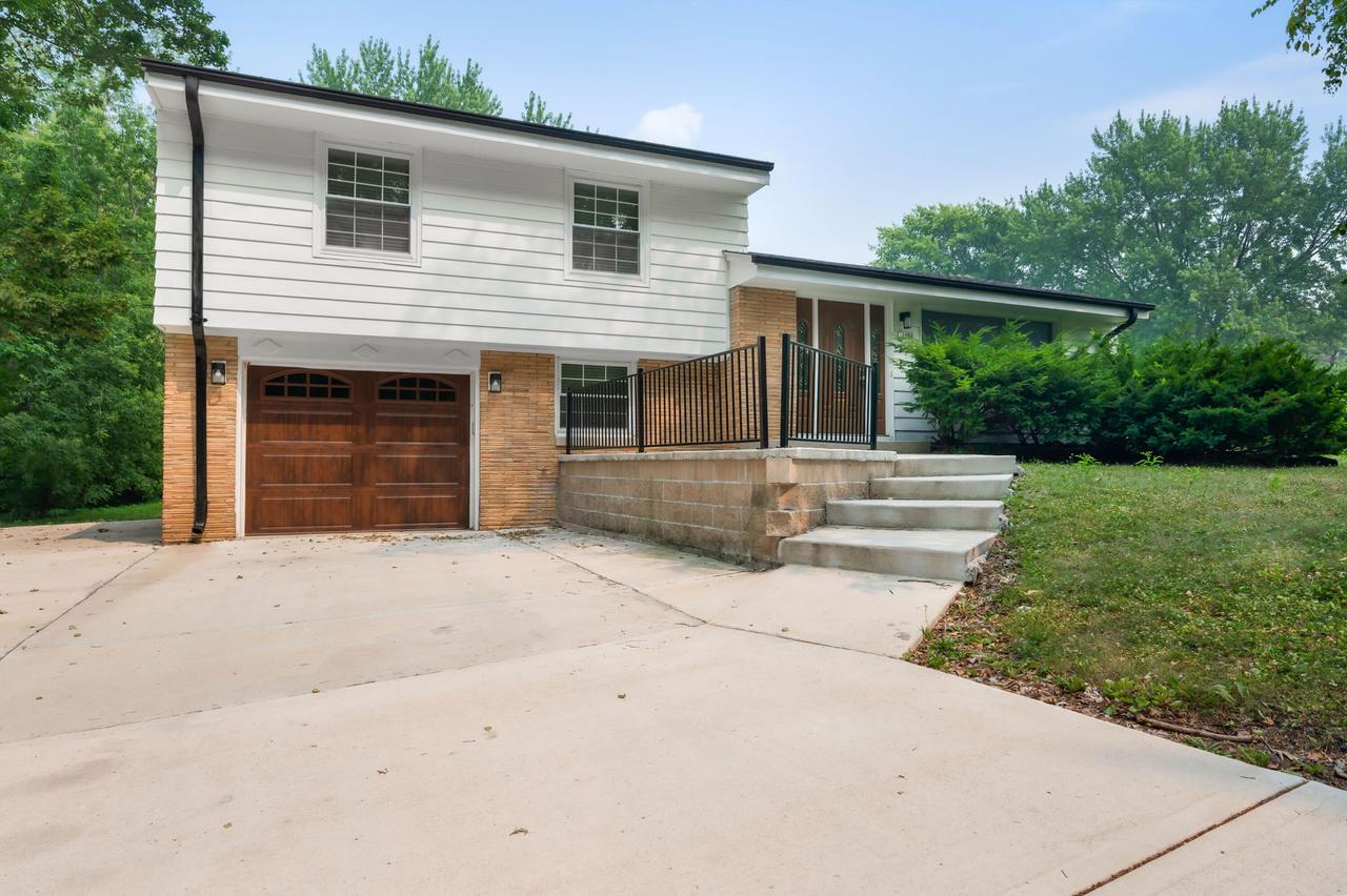 13460 Tremont St, Brookfield, WI 53005