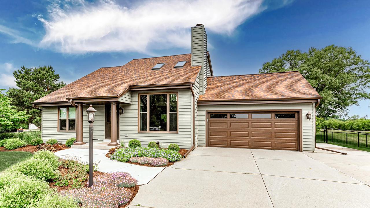 28720 Sunflower Ln, Waterford, WI 53185