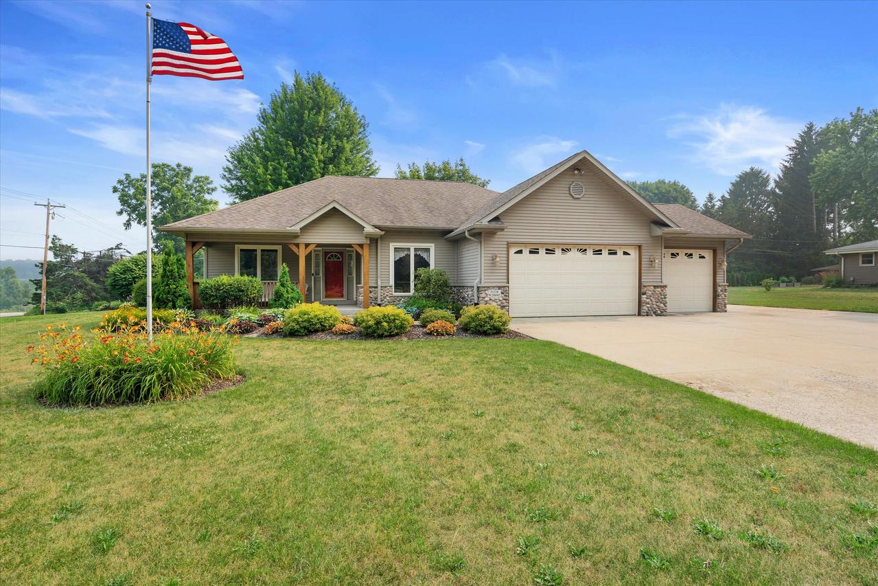 N136W20441 Bonniwell Rd, Germantown, WI 53076