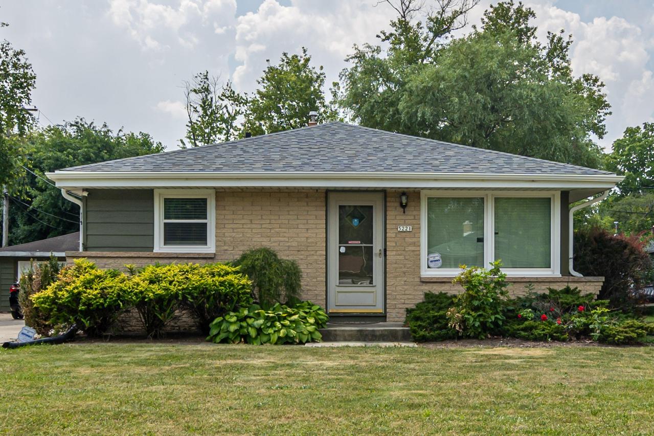 5221 W Rose St, Brown Deer, WI 53223