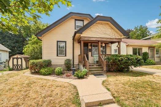 7631 W Center St, Milwaukee, WI 53222