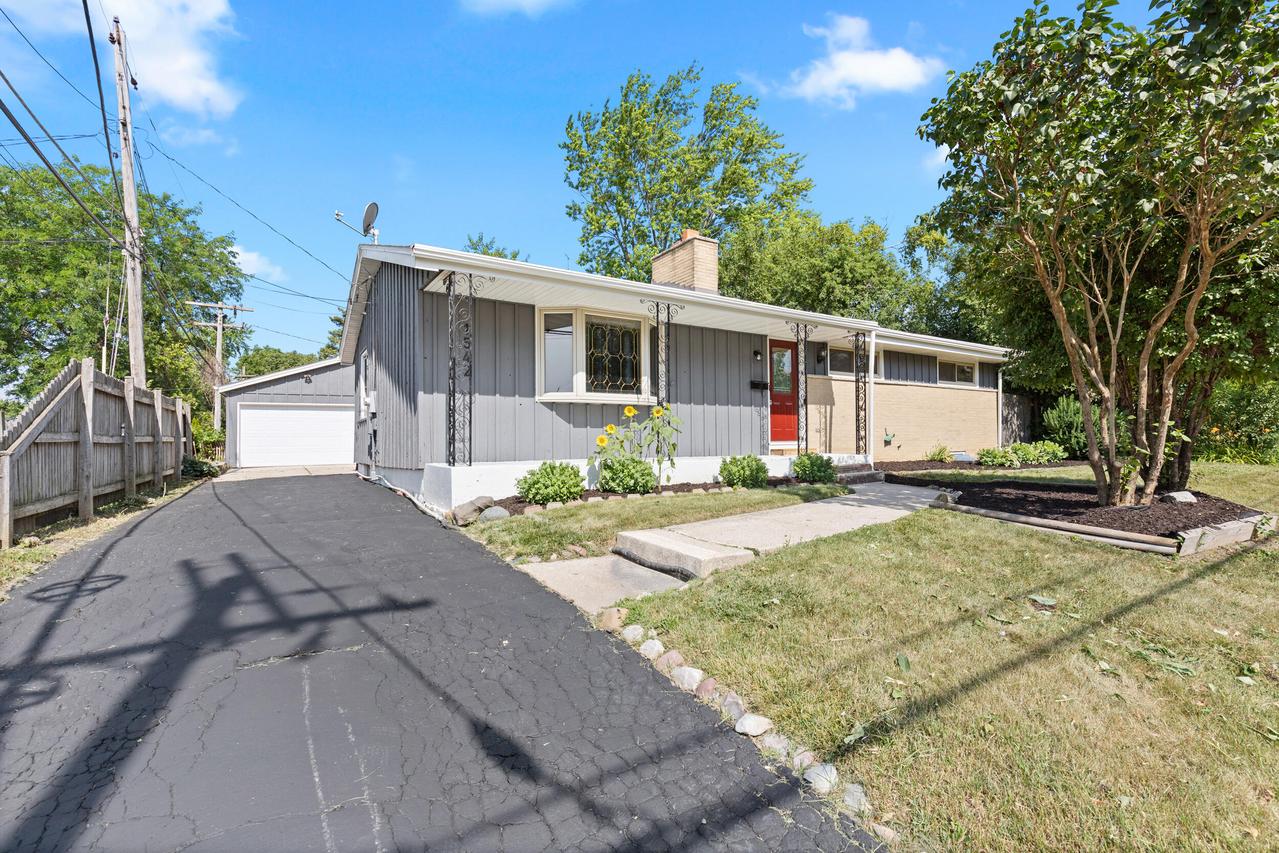 1542 Ostergaard Ave, Racine, WI 53406