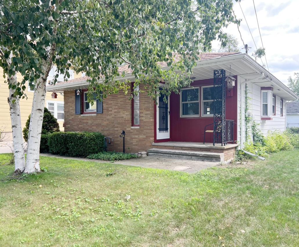 1723 27th St, Two Rivers, WI 54241