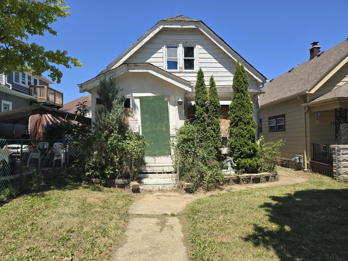 1330 W Euclid Ave, Milwaukee, WI 53215