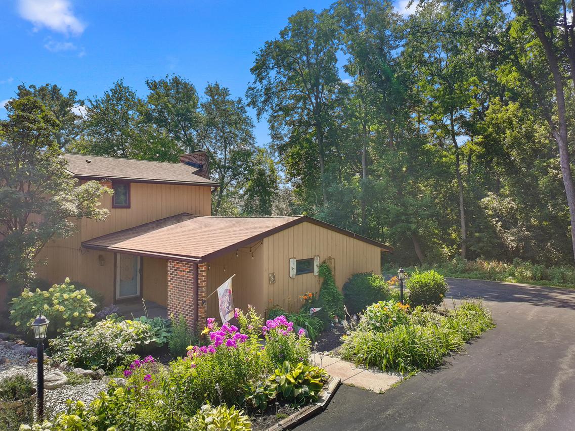 469 Country Club #8, Lake Geneva, WI 53147
