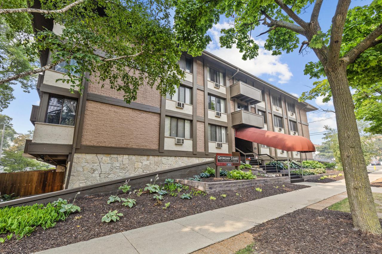 2025 E Greenwich Ave #314, Milwaukee, WI 53211