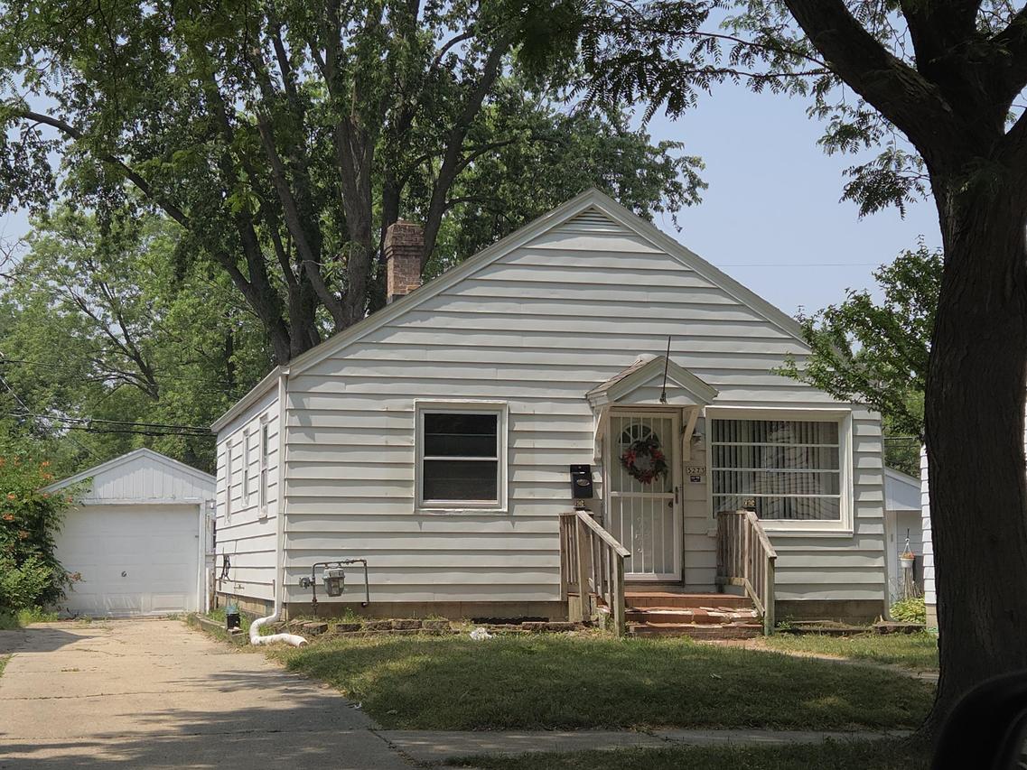 5273 N 54th St, Milwaukee, WI 53218