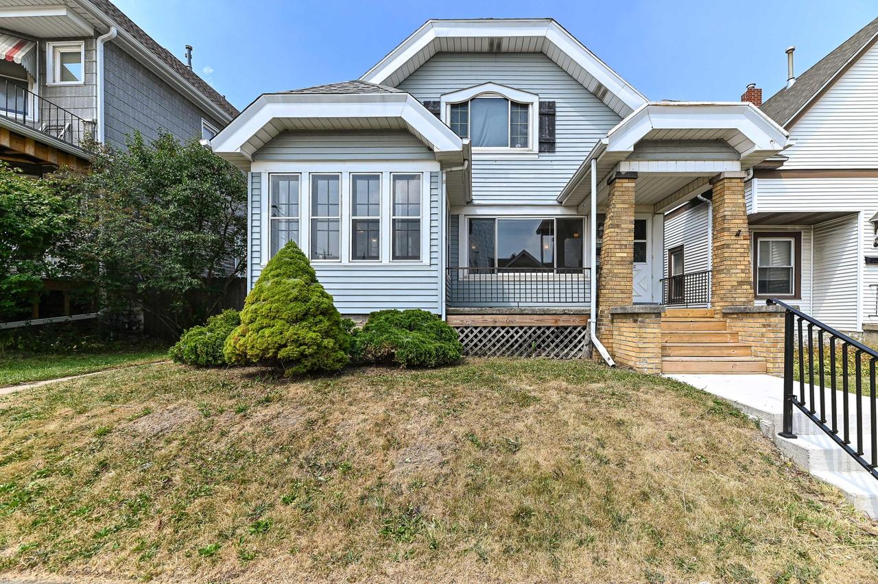 1567 S 71st St #1569, West Allis, WI 53214