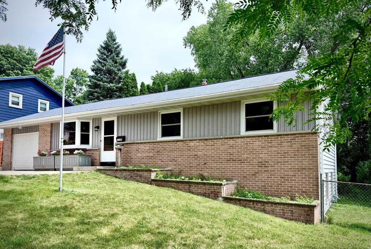 1349 N 10th Ave, West Bend, WI 53090