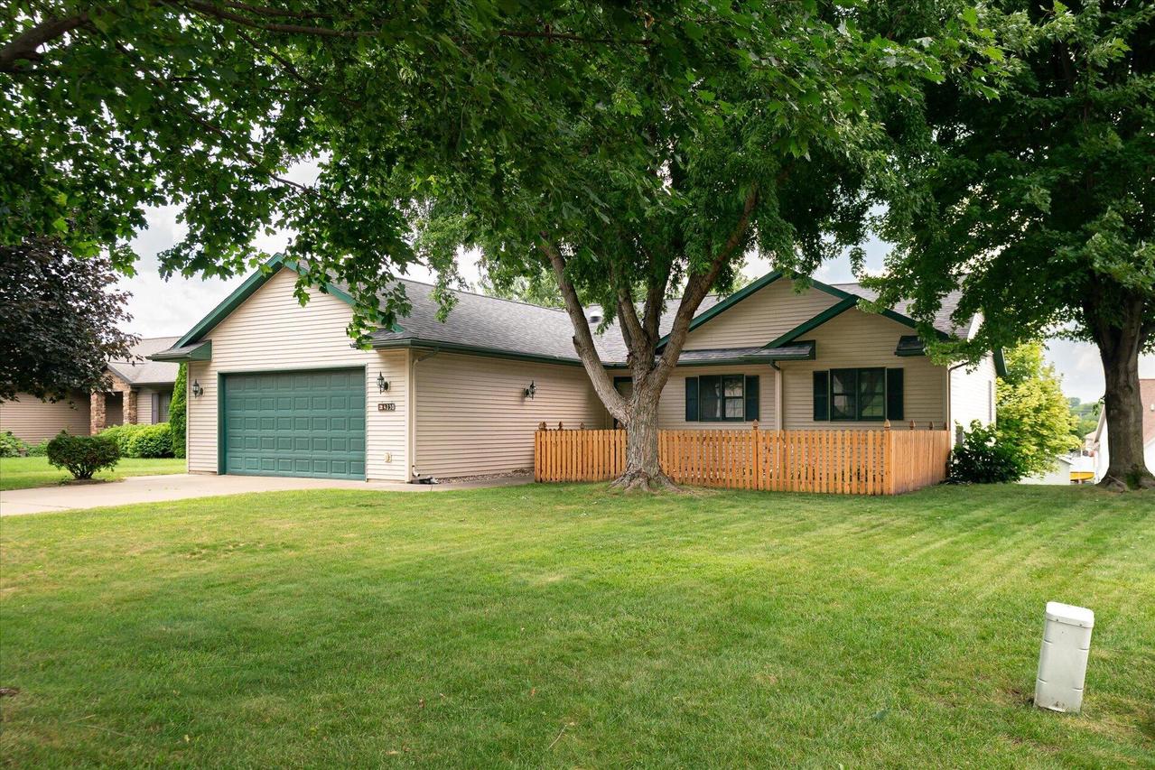 4230 Cliffside Dr, La Crosse, WI 54601