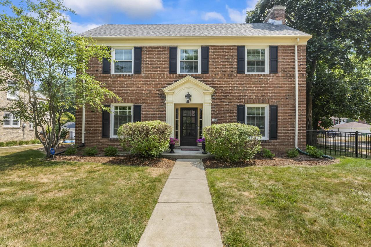 4400 N Wildwood Ave, Shorewood, WI 53211