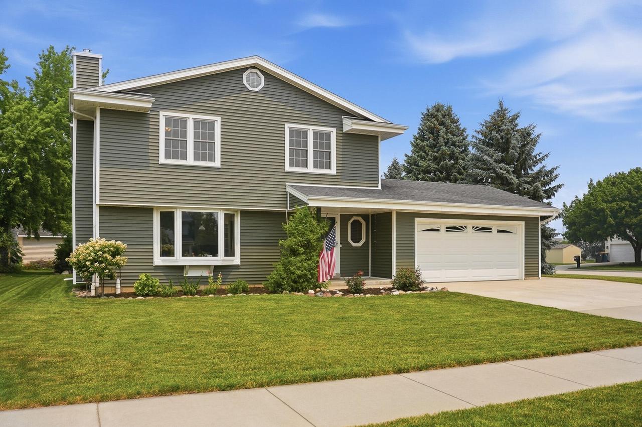 N170W20010 Hunters Rd, Jackson, WI 53037
