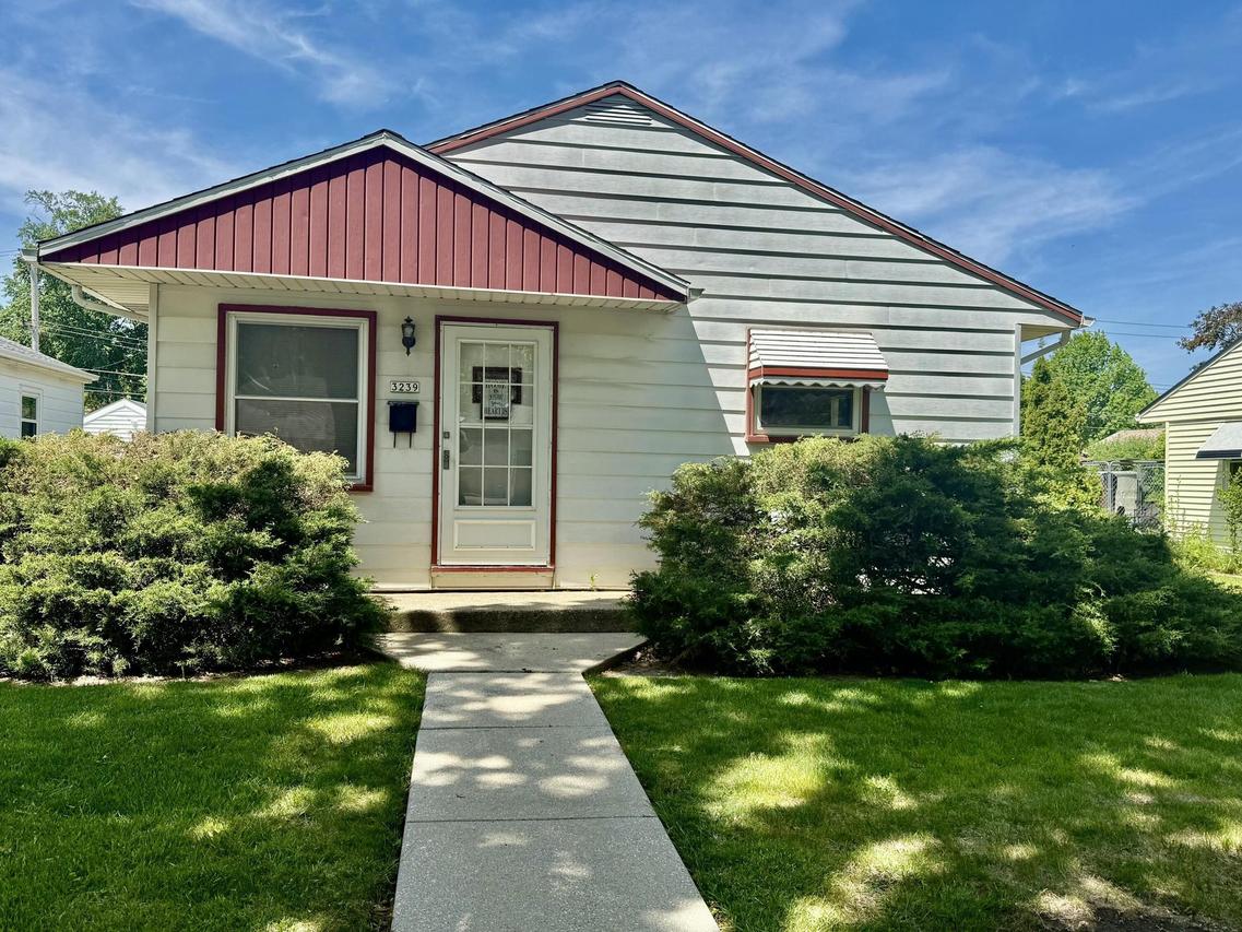 3239 S 54th St, Milwaukee, WI 53219