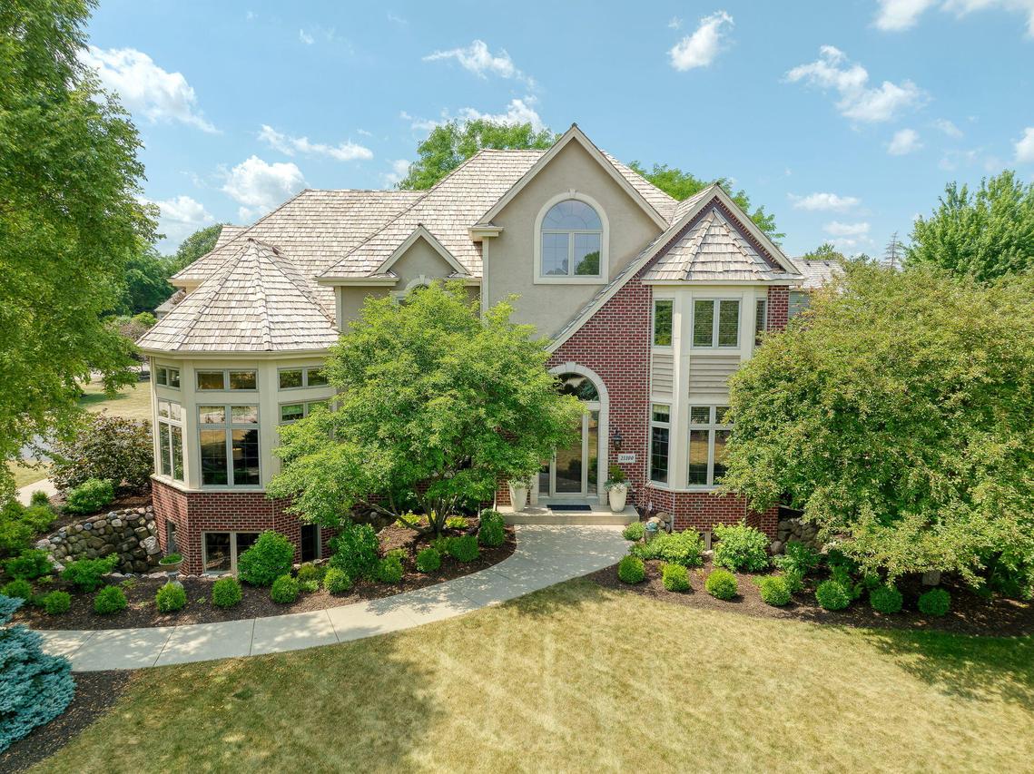 21100 Chancery Ct, Brookfield, WI 53045