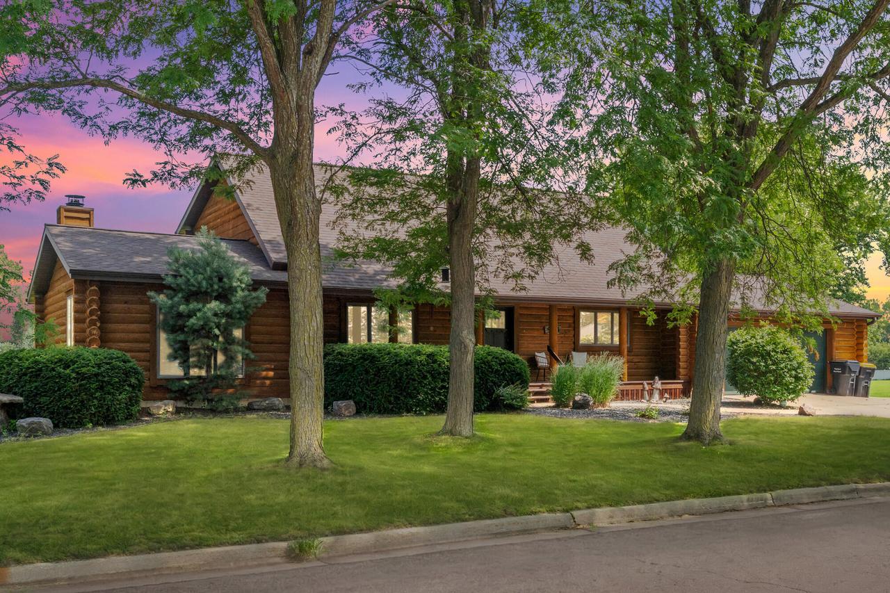914 E Brownell St, Tomah, WI 54660