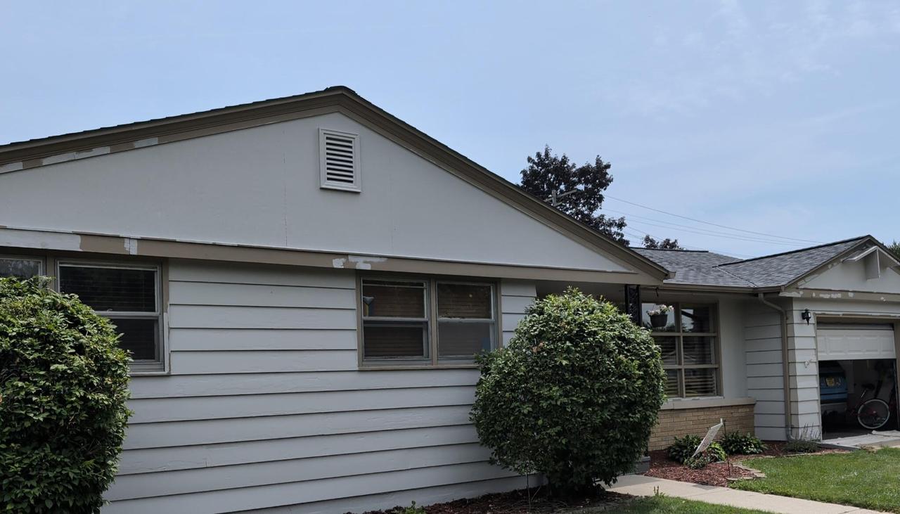 731 Crab Tree Ln, Racine, WI 53406