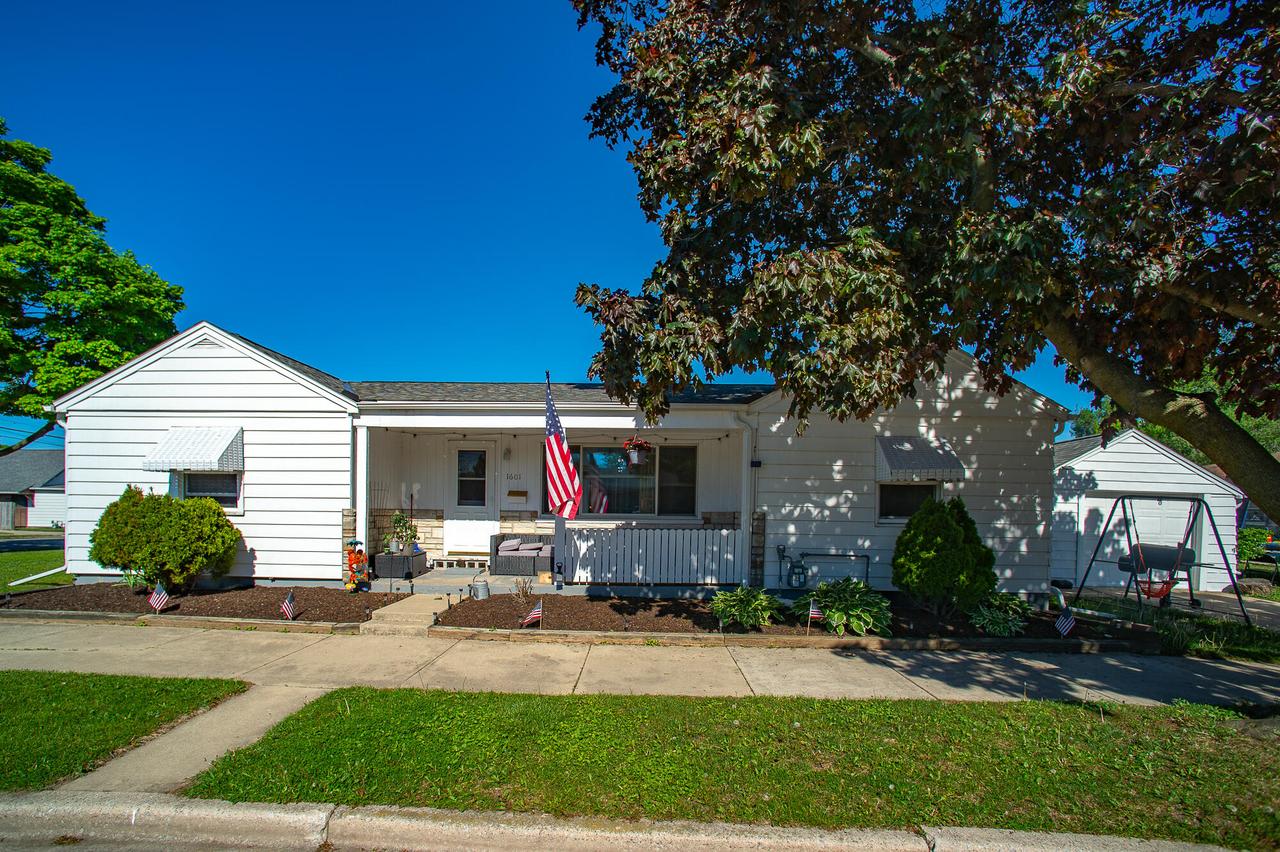 1601 Indiana St, Racine, WI 53405
